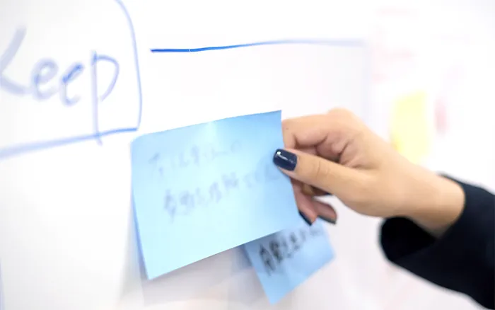 写真　業務風景　会議の様子